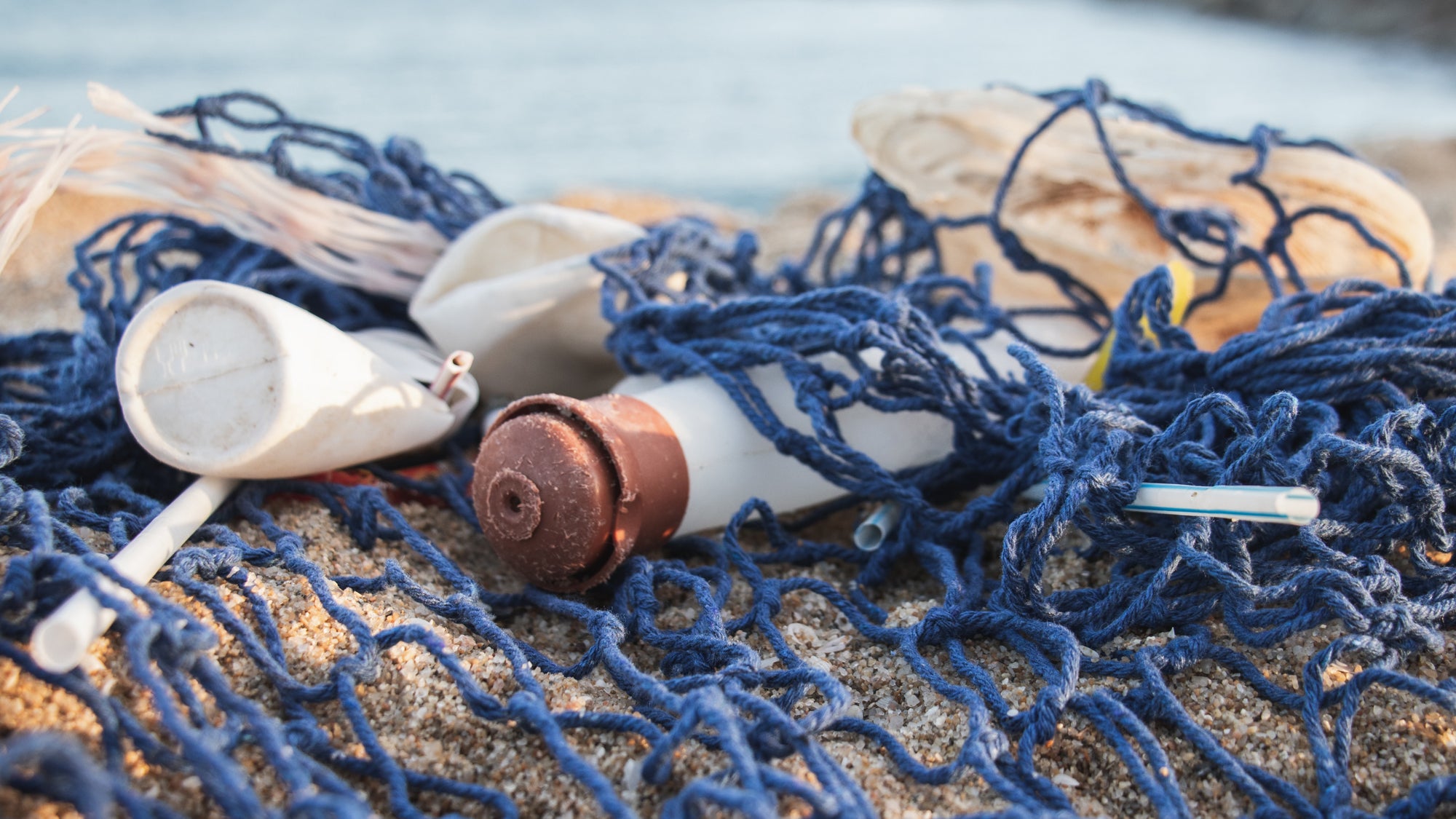 6 Ways to Reduce Plastic Waste While Traveling