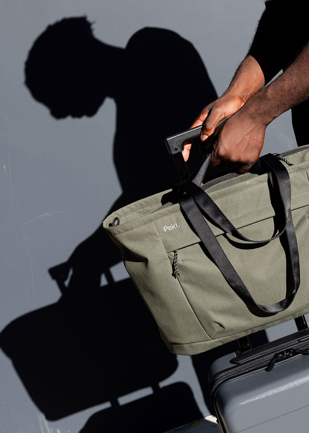 American Gear Black Medium Rolling Carry-on Suitcase 24 in. | eBay