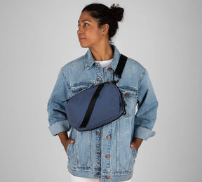 Female model with 5L Sling in Navy