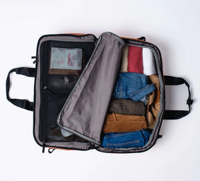 the dual compartment design allows the traveler to be ultra organized and view each item of clothing while on the go.